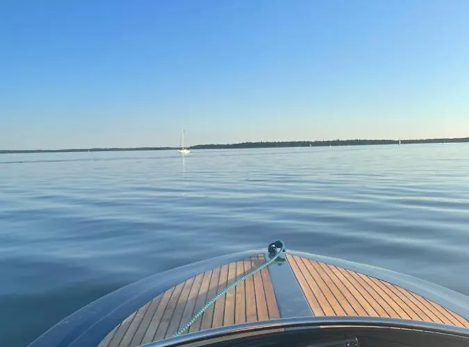 Dom Na Wodzie Botel *